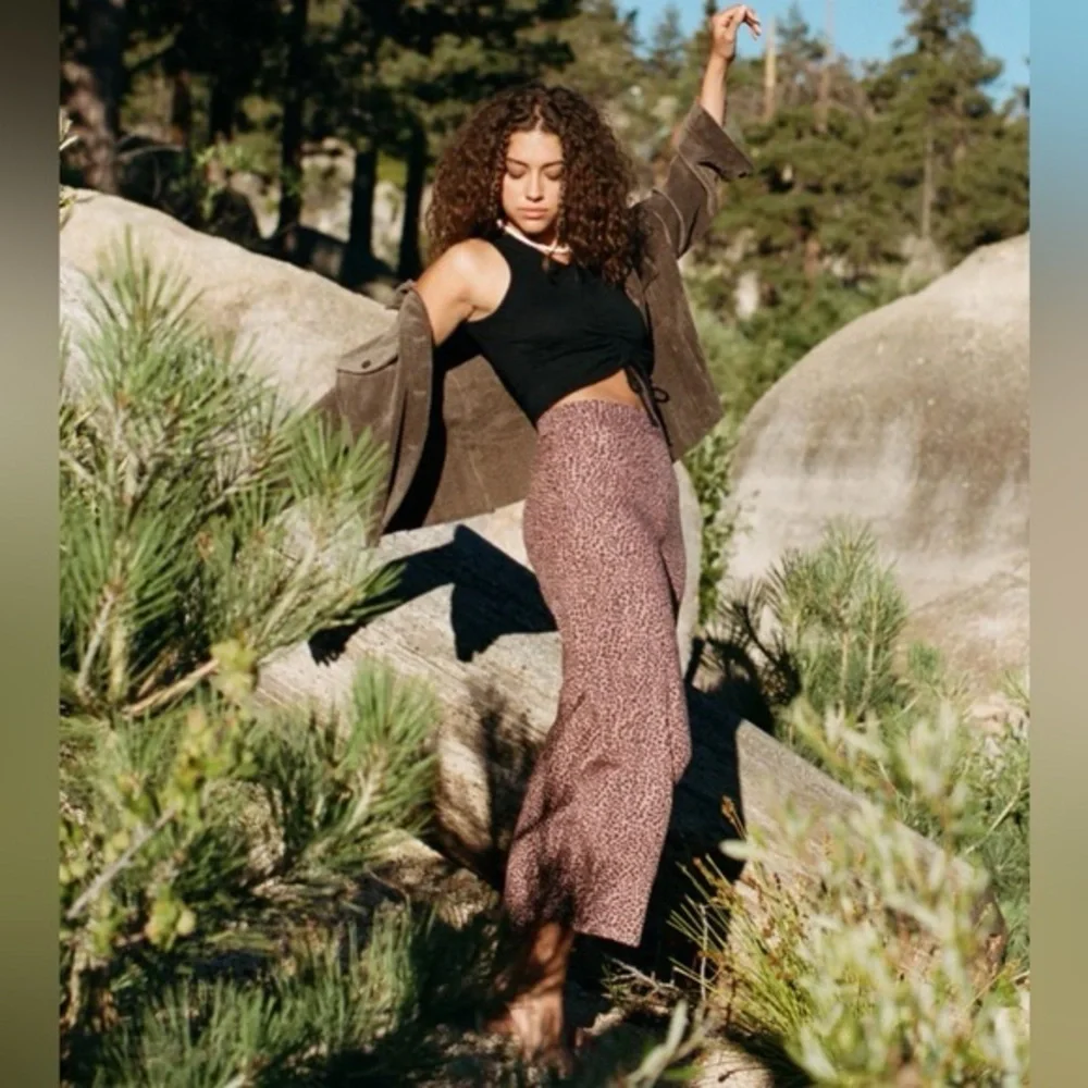O’Neil Leopard Print Cropped Pants - Picture 2 of 8